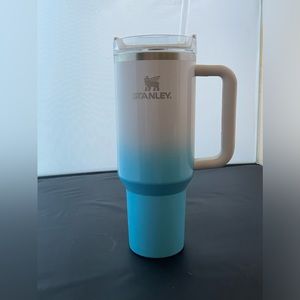 Stanley 40 oz. Quencher H2.0 FlowState Tumbler - Pool Ombre